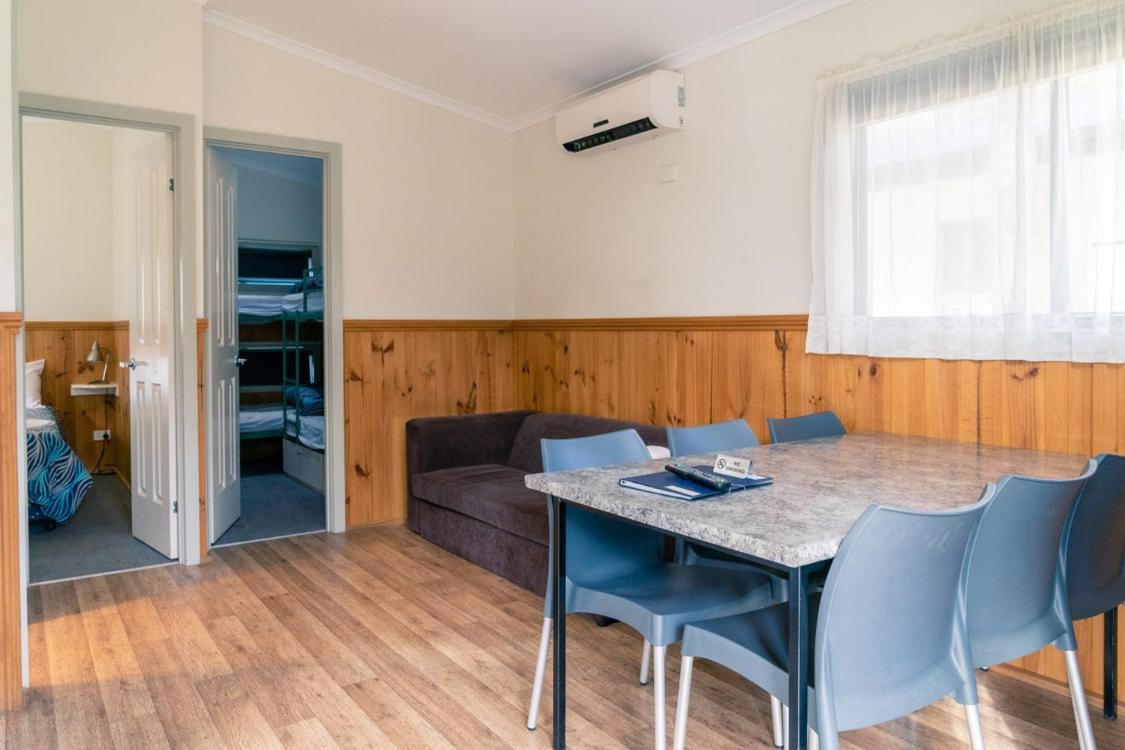 Victoria Lake Holiday Park 셰퍼턴 외부 사진