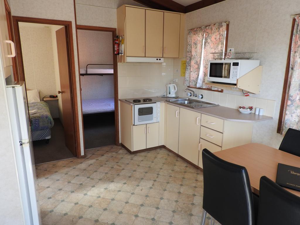 Victoria Lake Holiday Park 셰퍼턴 외부 사진